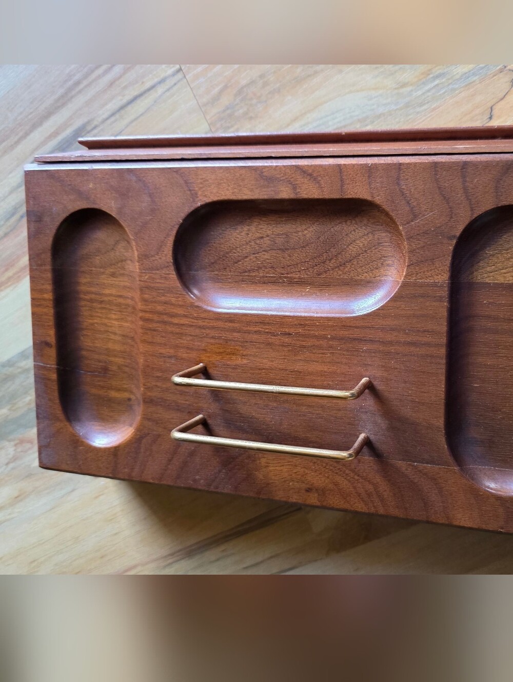 Wooden Valet Tray Organizer with Brass Accents - Brown